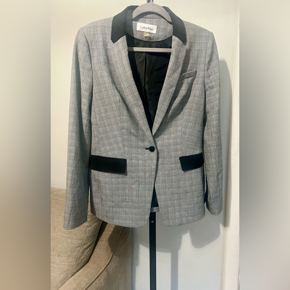 Calvin‎ Klein Size 6 Plaid Blazer with Pockets